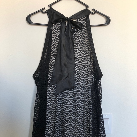 Tie neck top - Picture 4 of 5